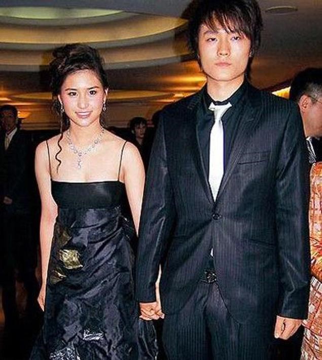 属兔的一生有几个情人，87属兔的一生婚姻