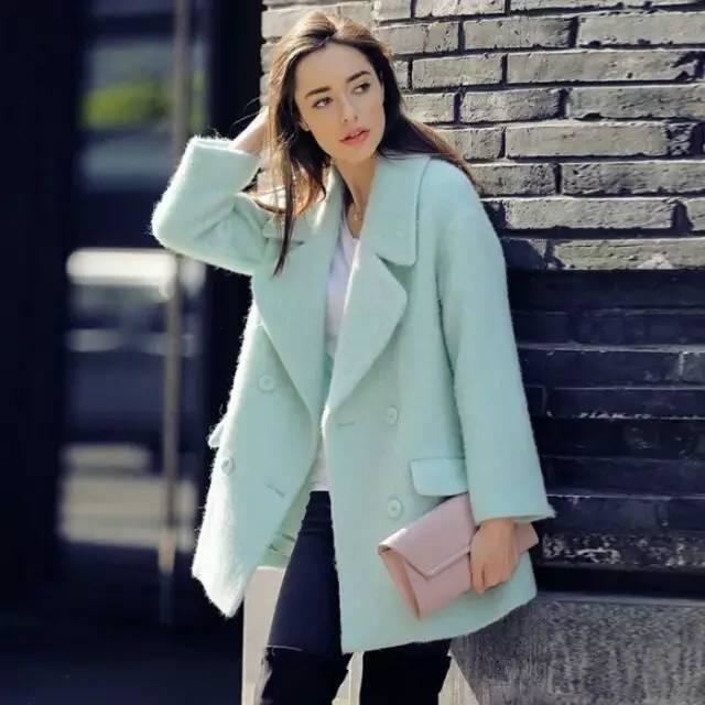 022属龙女穿什么颜色大衣好，88年龙女终身幸运颜色"