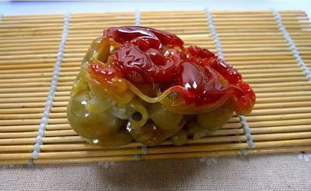 女人脖子上戴玉貔貅好吗，女戴玉佛好还是貔貅好