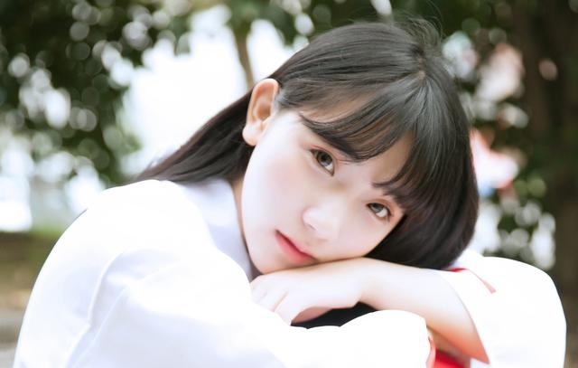 属狗女更爱哪个生肖男，生肖蛇和什么生肖相冲