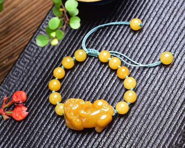 貔貅黄龙玉什么颜色最值钱，黄龙玉为什么要用油养