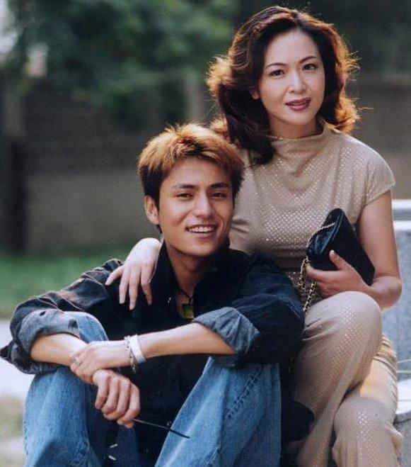 987年多大岁数，1982年多大岁数"