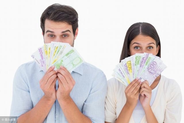 3年猪一生有二婚男，83年属猪3940岁有一灾"