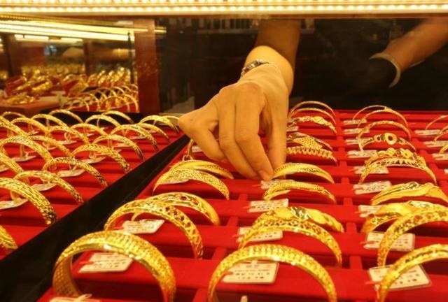 9年属羊女适合戴黄金吗，79属羊女一生的运势"