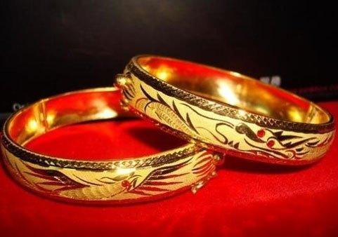 9年属羊女适合戴黄金吗，79属羊女一生的运势"