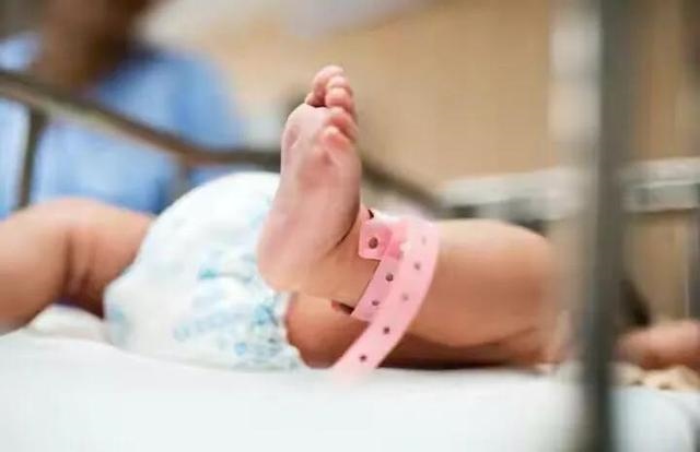 到7点出生的女人好不好,83年属猪38岁有一灾"