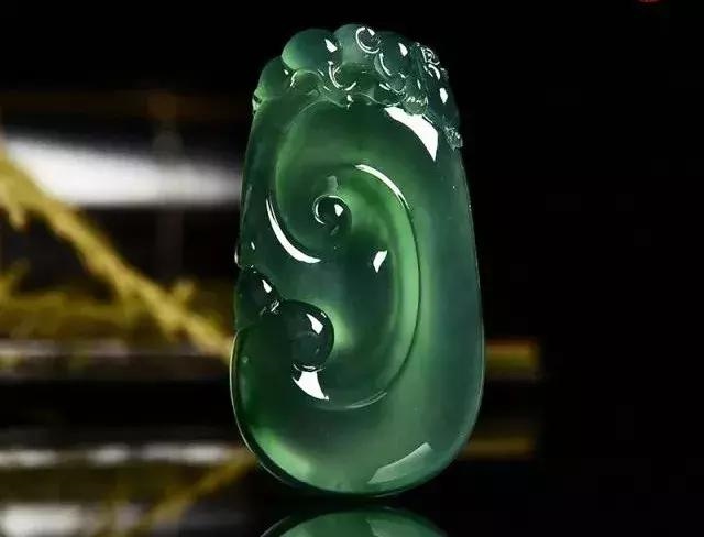 翡翠如何净化重新认主,玉镯真的有灵气吗