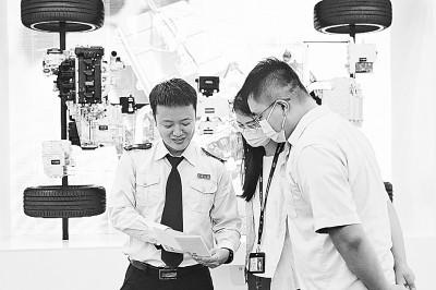 963年农历闰四月二十二出生,1963年农历4月是什么命"