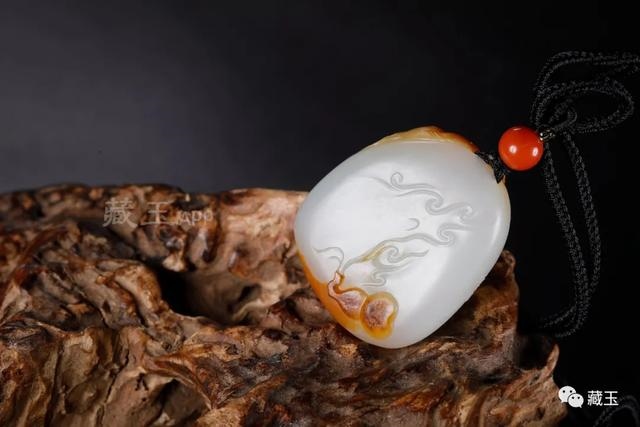 属兔的男士佩戴什么玉好，属兔佩戴生肖最合适