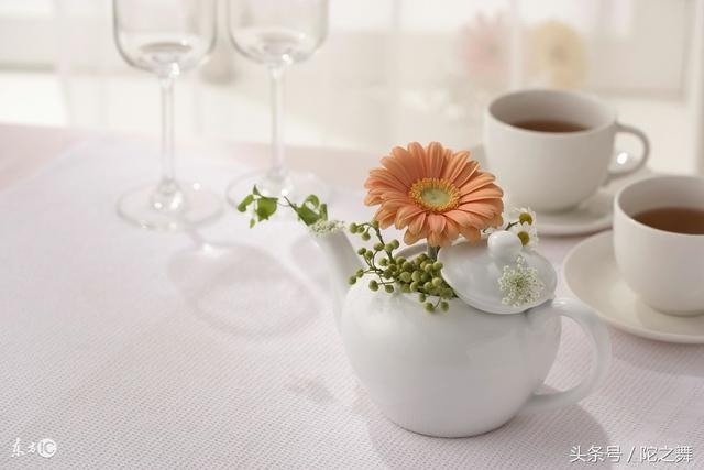 2猴男和96鼠女哪年结婚更好,96鼠女和什么生肖最配"