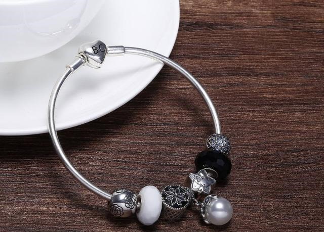 022年属兔吉祥物，1975年生肖兔2022年运势"