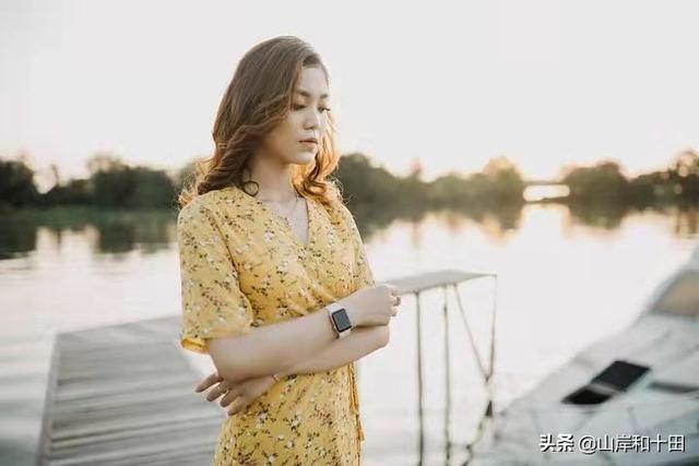 022年属兔女下半年工作怎样，1999属兔女和什么属相最配"