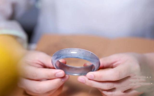 玉镯子怎么挑选，玉镯形状分为几种