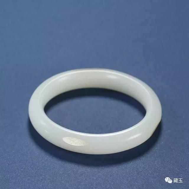 5岁戴什么颜色的玉镯,适合30岁带的银手镯"