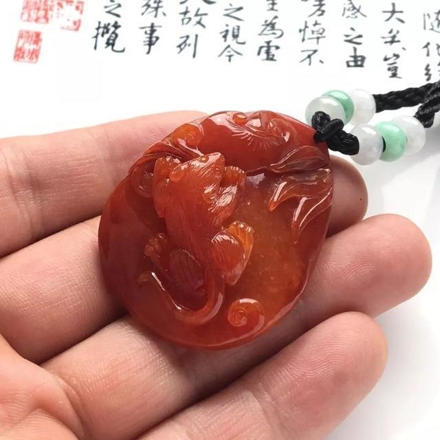 5年属兔可以终身佩戴什么翡翠，属兔佩戴什么饰品招财"