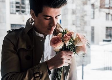 976年属龙人的婚姻怎么样,1976年的龙45岁后的财运"