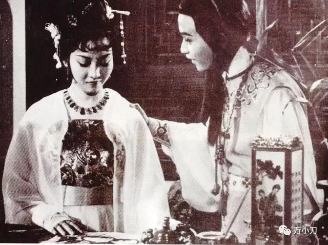 963年农历4月是什么命，1963年属兔2022