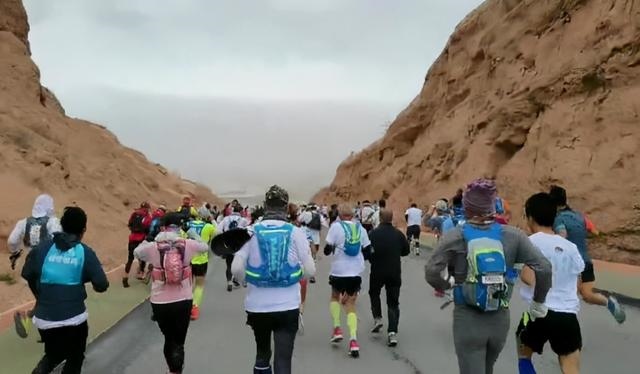 4年属龙今年有灾难吗，64年龙女的晚年和婚姻"