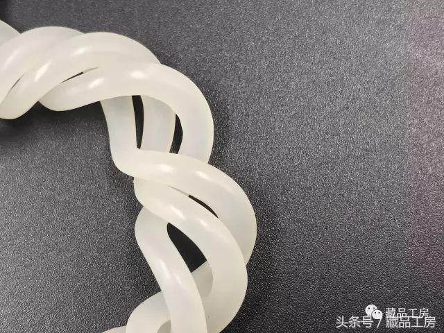 什么属相不适合戴玉镯，秋冬适合戴玉镯吗