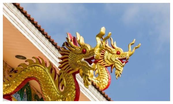 976年属龙会离婚吗，1976年属龙女人桃花运"