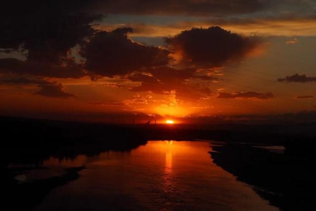 987年属兔吉祥色是什么颜色，属羊大忌颜色"