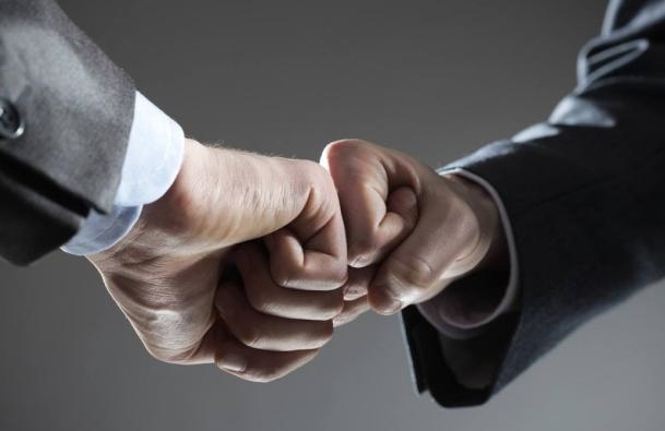 谁是属兔人的克星，生肖兔一辈子的靠山是谁