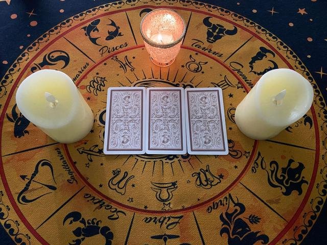 属龙下半年感情怎么样，76年龙45岁后的婚姻