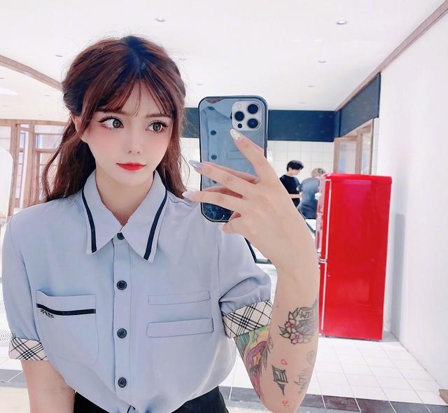 999年结婚到现在多少年了,2001年多大了"