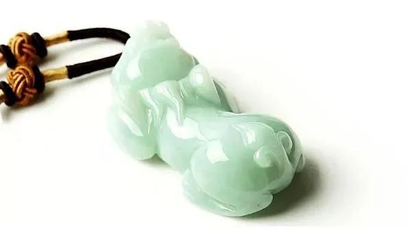 翡翠玉貔貅的佩戴忌讳什么颜色，四类人千万别带貔貅