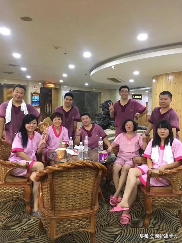 属鼠的适合做什么生意比较好，72年属鼠49岁交运