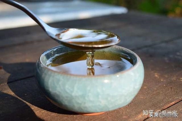 蜂蜜水的正确喝法及更佳时间，蜂蜜的正确吃法