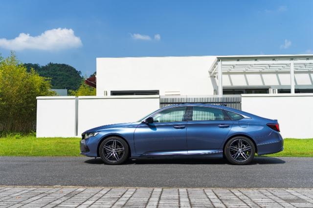 3鸡男和98女虎相配吗，鸡和猪相配婚姻如何"