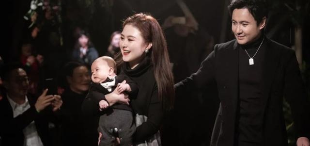 988女龙1990男马结婚，生肖龙男对情人重感情吗"