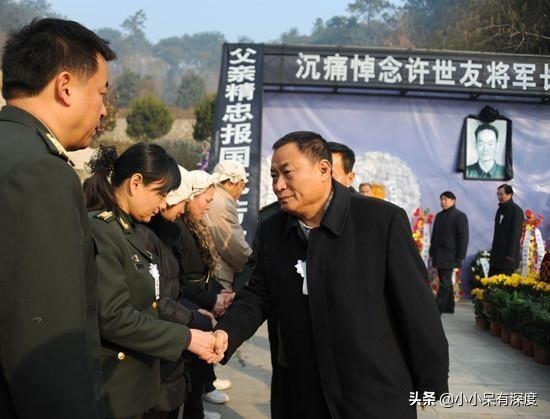 属蛇一生有几次婚，属蛇男人更佳妻子