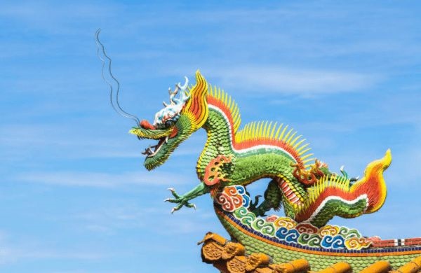 6年属龙女会离婚吗,1976年的龙45岁后的财运"