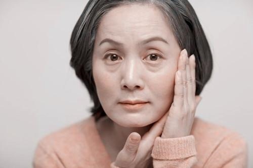 属鸡更大年龄是多少，生肖属鸡今年多大年龄