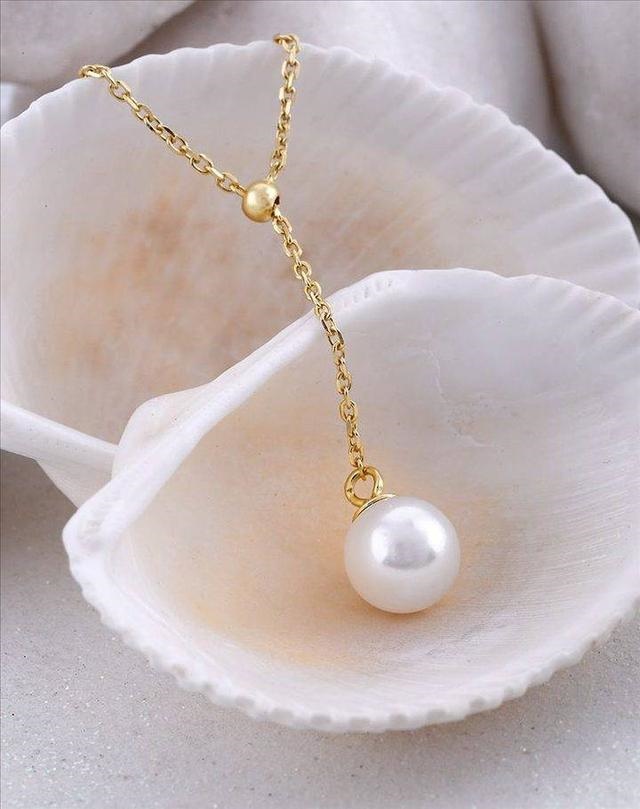 8年龙女一生适合佩戴,属龙女戴什么玉吊坠好"