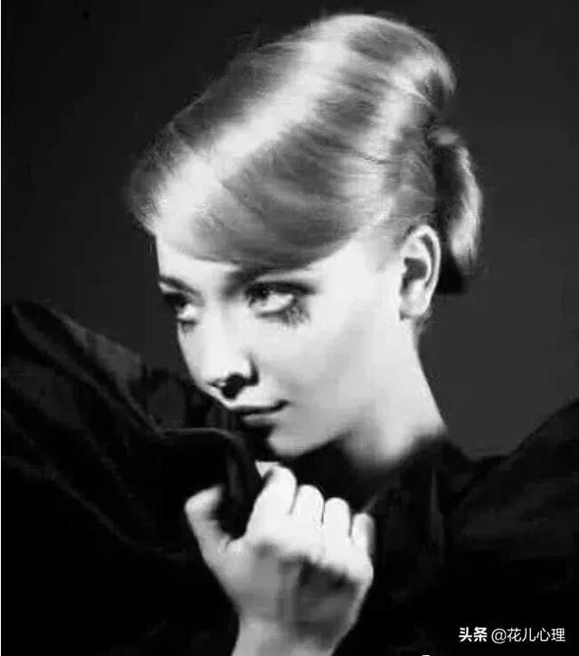 为什么说双鱼座接近神，为什么说男抖穷女抖贱