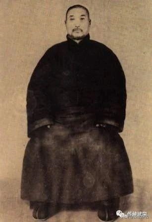 属龙属龙是八几年的，八七年属兔婚配