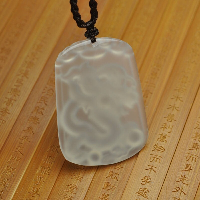 8年属龙男佩戴什么好,1976年属龙的适合佩戴什么"