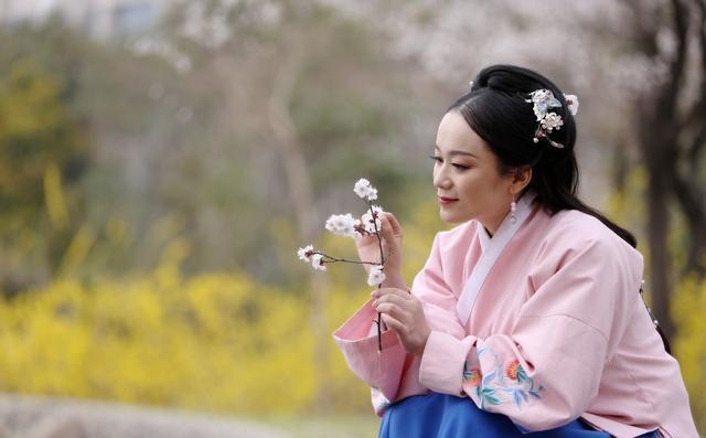 属鼠女什么时辰最差，女怕午时辰什么意思