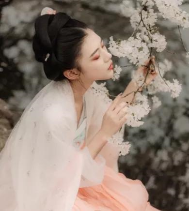 属龙女让男人着迷，属龙女最怕哪个属相