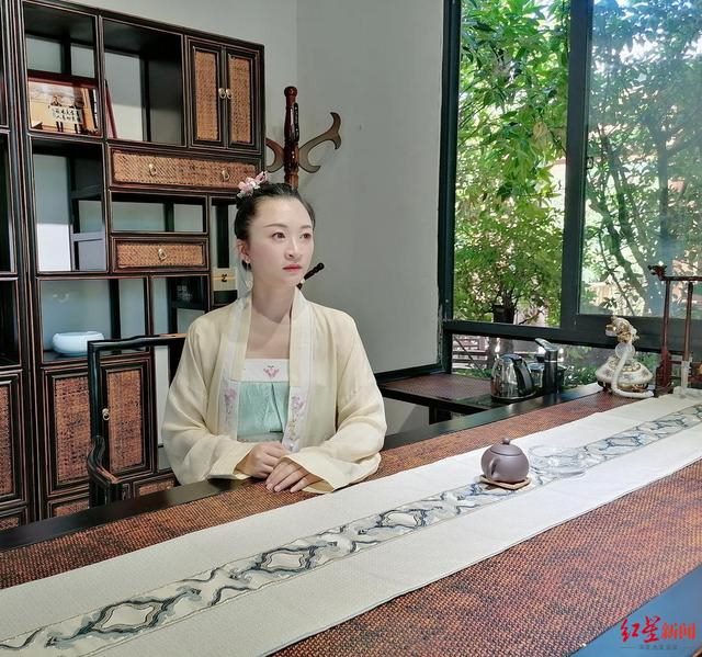 属龙女适合做什么行业，属龙人永远最旺的颜色