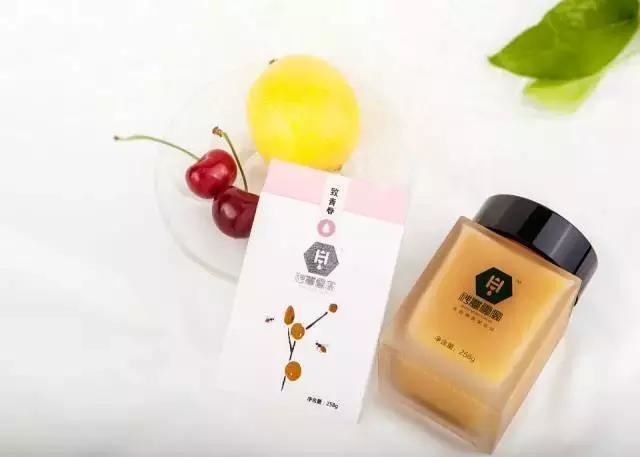 女人喝蜂蜜水的更佳时间，喝蜂蜜水的更佳时间表