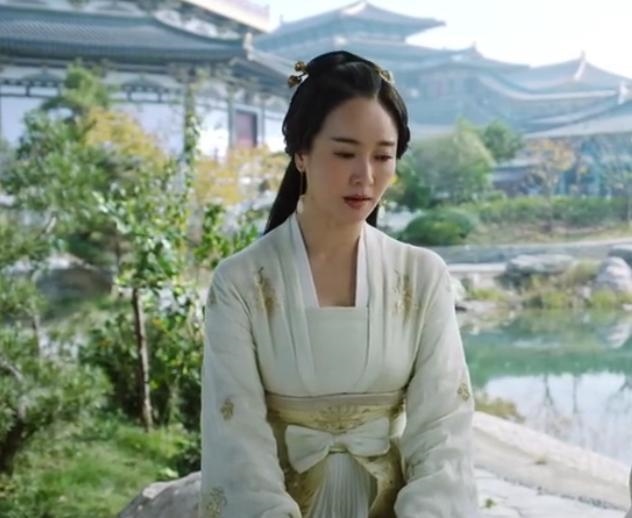 6年闰八月龙女命运，女1976闰八月生的好吗"