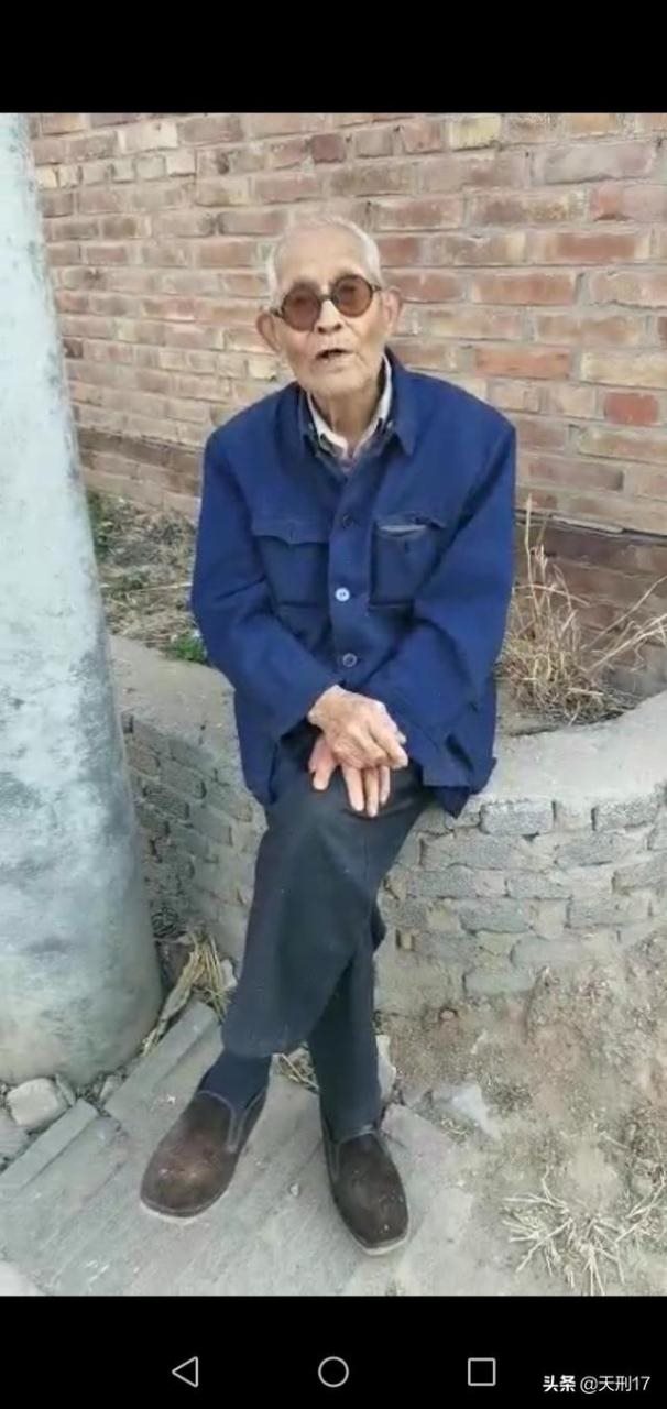 8龙男和94狗女，龙和狗在一起对谁不利"