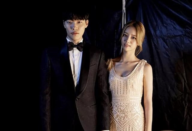 988属龙生什么宝宝好，属龙生个属鼠孩子好吗"