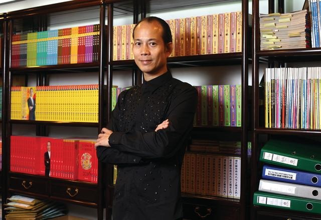 6年龙男45岁命运单身男人，45岁男人青年"