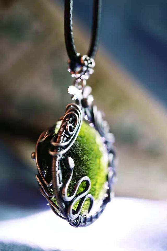 佩戴蛇的饰品好吗，属蛇为什么不能戴项链