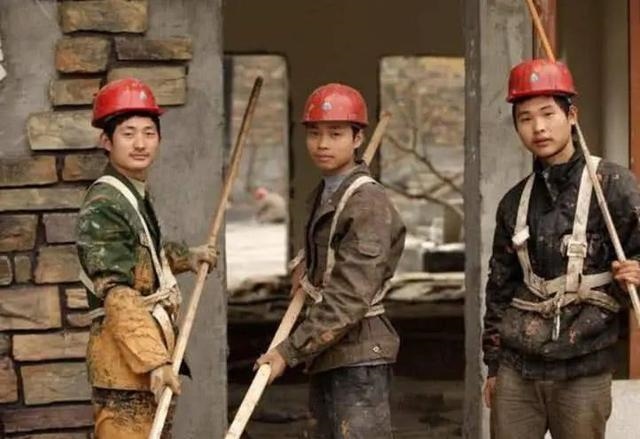 一条蛇把我从男孩变成了男人，梦见蛇变成了男人说话